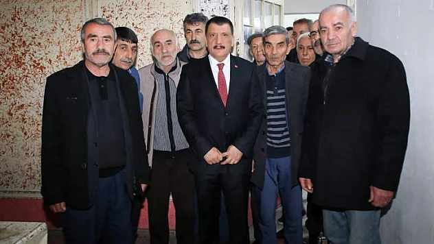 Başkan Gürkan, Hekimhanlılar Derneği'ni Ziyaret Etti