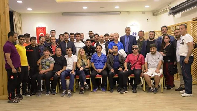 B1 Futbol Hiç Görmeyenler Ligi Yükselme Şampiyonası Malatya'da Yapıldı