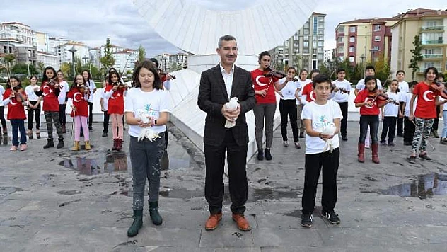 'Yeşilyurt'tan Tüm Dünya'ya Hoşgörü, Kardeşlik Ve Sevgi Mesajı Gönderdik'