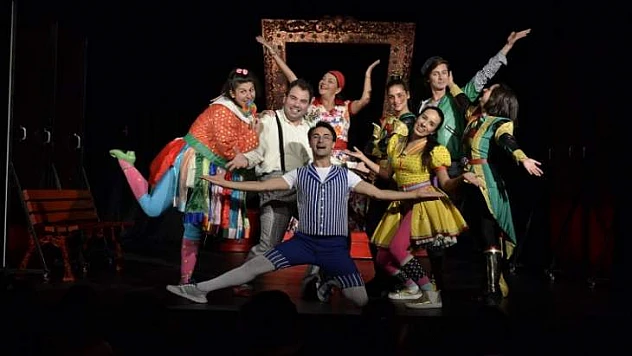 'Lunapark Gezegeni' Adlı Oyunu 1400 Çocuk İzledi