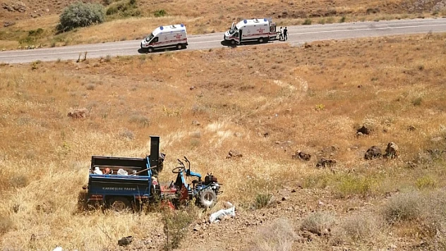 Tarım Aracı Devrildi: 2 Yaralı