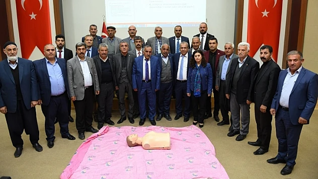 Yeşilyurt Belediyesi'nden Mahalle Muhtarlarına İlk Yardım Eğitim Semineri