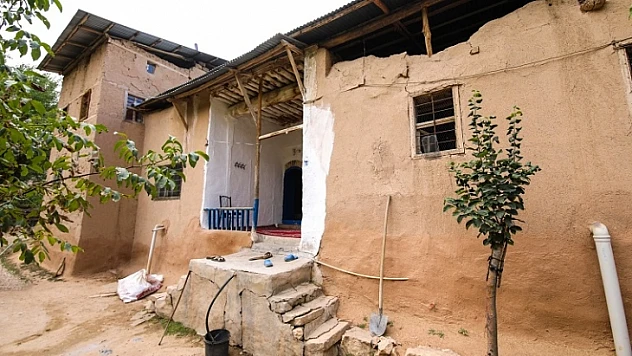 Darende'de 215 Yıllık Kerpiç Ev Zamana Direniyor