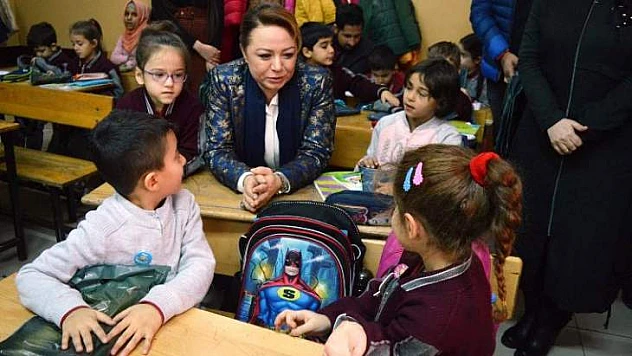 Rektör Karabulut'tan ilkokul öğrencisine ziyaret
