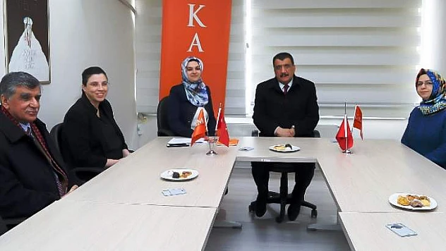 Başkan Gürkan, Kadın Ve Demokrasi Derneği'ni Ziyaret Etti