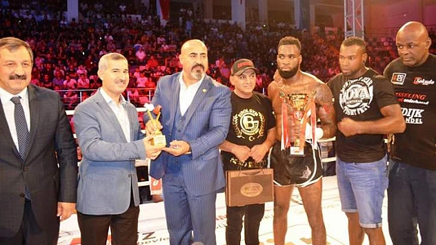 Kick Boks Dünya Şampiyonları Malatya'da Ringe Çıktılar