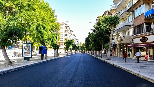 Büyükşehir Fuzuli Caddesini Asfaltladı