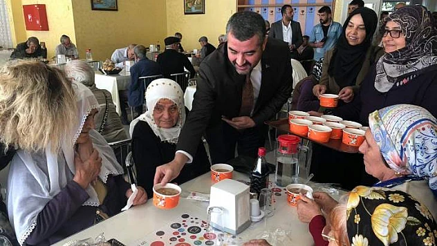 Avşar, Huzurevinde Yaşlılarla Biraraya Geldi