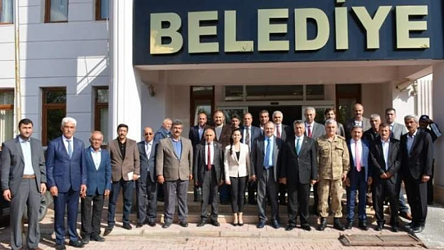 Vali Kaban, Yazıhan'da Muhtarlar Ve Okul Aile Birliği Başkanları İle Bir Araya Geldi