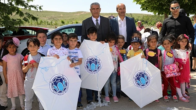 Uçurtma Şenliği'nde Renkli Görüntüler Yaşandı