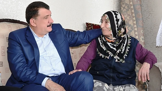 Gürkan, Annelerimize Hak Ettikleri Değeri Vermeliyiz