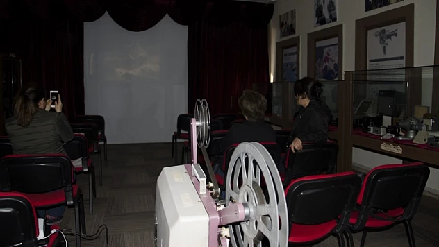 Tarihi Sinematografla Nostaljik Film Gösterimi