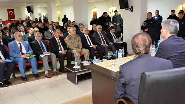 Vali Aydın Baruş, Kale İlçesinde Muhtarlarla Toplantı