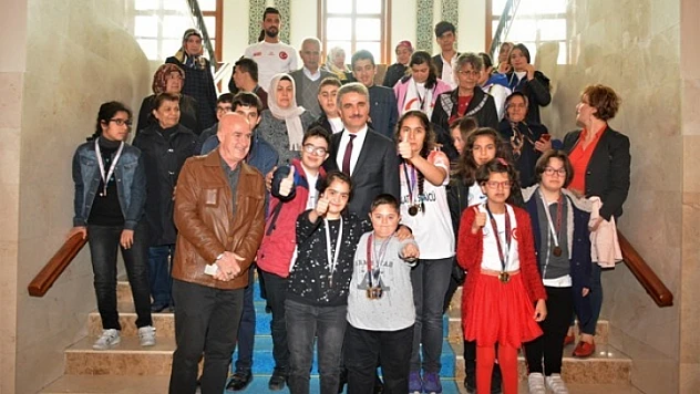 Özel Çocuklar Antalya'dan Madalyalarla Döndü