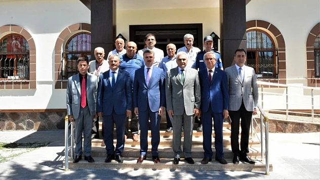 Vali Baruş, Yeşiltepe Muhtarlarını Ziyaret Etti