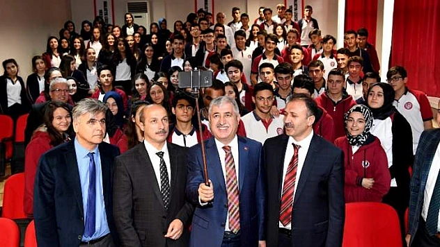 Başkan Polat Öğrencilerle Bir Araya Geldi