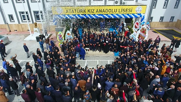 Bakan Selçuk'un Katılımıyla Atatürk Kız Anadolu Lisesi'nin Açılışı Yapıldı