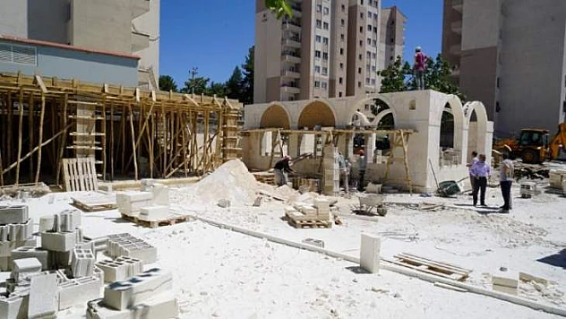 Adıyaman Belediyesi, Hacı Abuzer Baba Türbesini Yeniliyor