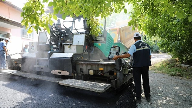 Battalgazi Belediyesi Sıcak Asfalt Çalışmaları Devam Ediyor