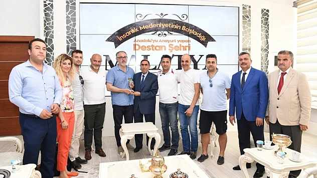 İspanya Pedreguer Belediye Başkanı Ferrus Başkan Vekili Demez'i Ziyaret Etti