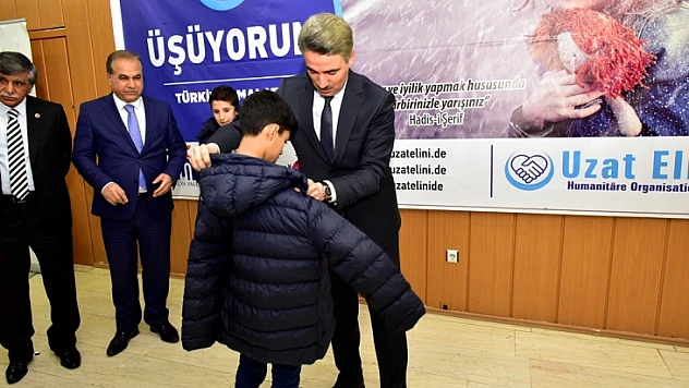 444 Çocuğa Kışlık Mont Dağıtıldı