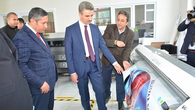 Vali Baruş, Yunus Emre Mesleki ve Teknik Anadolu Lisesinde İncelemelerde Bulundu