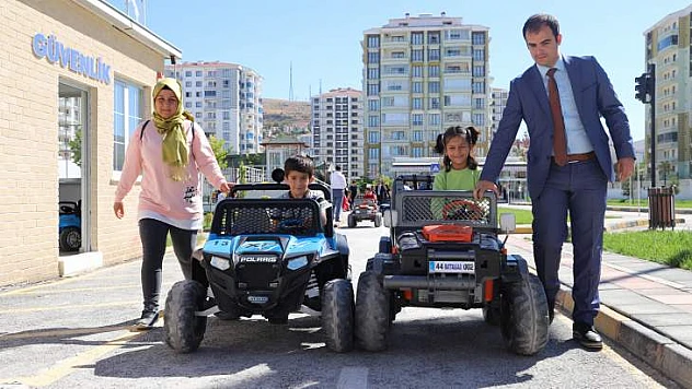 Çocuk Trafik Eğitim Parkı'nda Yeni Eğitim-Öğretim Yılının İlk Eğitimi Verildi