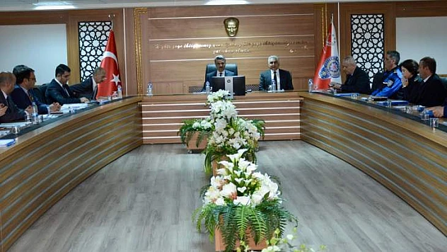 Vali Baruş, İl Emniyet Müdürlüğünden Brifing Aldı
