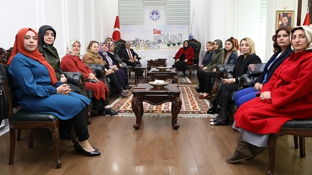 AK Parti Kadın Kolları Başkanı Oğuzhan, Başkan Güder'e Ziyaret