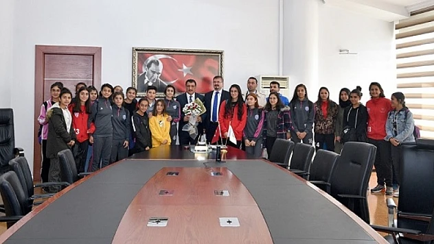 Malatya Bayan Futbol Takımından Başkan Gürkan'a Ziyaret