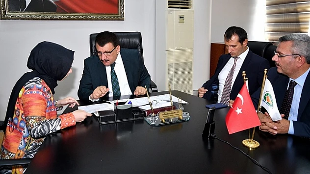 Gürkan, Lisanslı Depoculuk Kayısı Üreticimizin Sigortasıdır