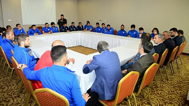 Başkan Çınar'dan Yeşilyurt Belediyespor Kampına Moral Ziyareti