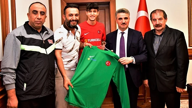 Ampute Futbol Takımı Vali Baruş'u Ziyaret Etti