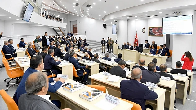 Büyükşehir Belediyesi Meclisi İlk Toplantısını Gerçekleştirdi