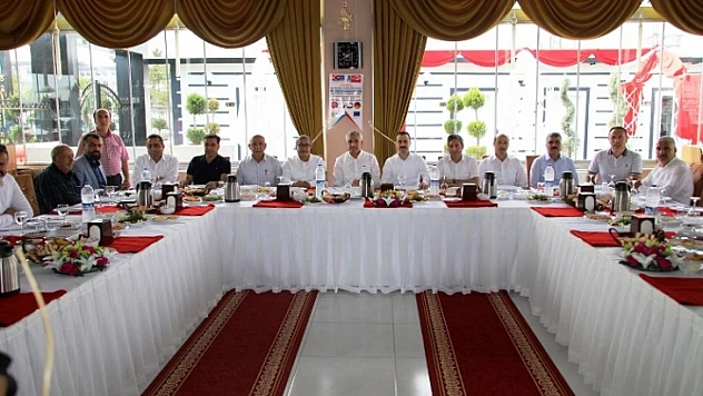 Başkan Güder, Okul-Sektör İşbirliği İstişare Toplantısı'na Katıldı