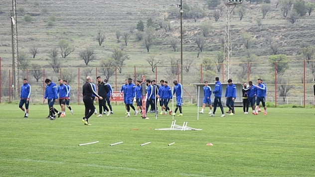 Yeni Malatyasporlu Futbolcular Galibiyet Peşinde