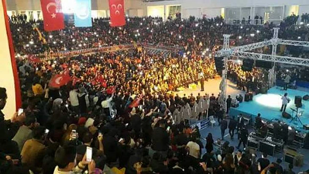 Türkü Sev, Türkçe Yaşa Gecesine Yoğun İlgi