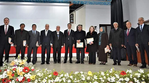 Baruş 'Öğretmenler, İnsanlığa, Ülkesine ve Milletine Ölümsüz Eserler Kazandıran Gerçek Mimarlardır'