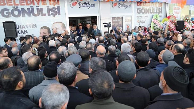 Seçim Bürosunun Açılışına Vatandaşlar Yoğun İlgi Gösterdi