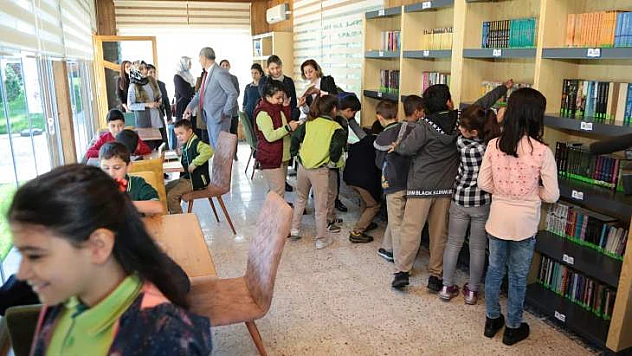 Millet Kıraathanesi Bünyesinde Oluşturulan Kütüphane Yoğun İlgi Görüyor