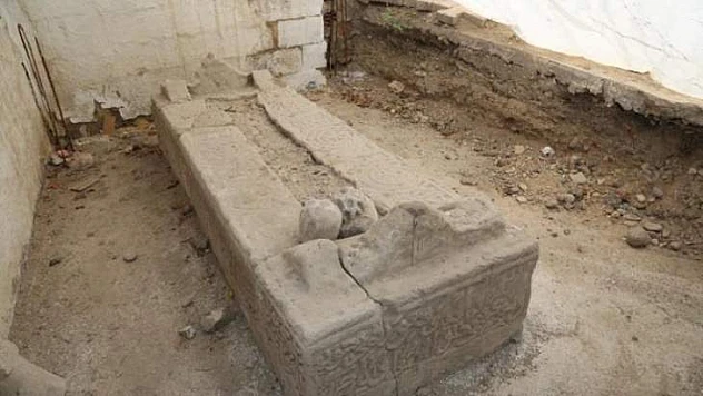 Sancaktar Türbesi'nde Çalışmalar Devam Ediyor