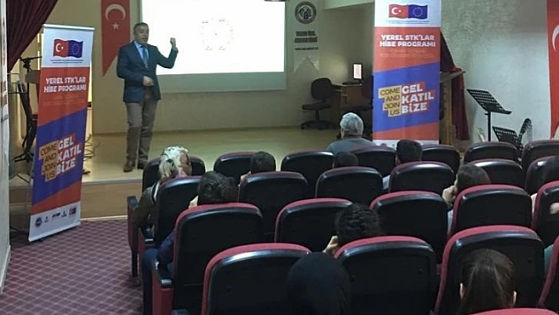 Gençlerle Doğa Üzerine Konuşuldu