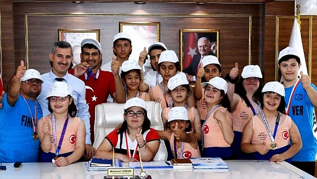 Çınar, Kurban İbadeti, Cömertlik Ve Dayanışmadır