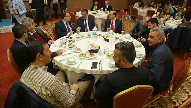 Başkan Gürkan, Sanat Camiası İle Bir Araya Geldi