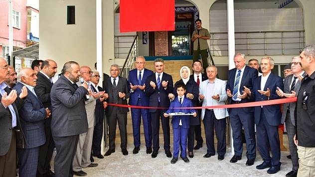 Vali Baruş, Hacı Abdi Caminin Açılış Törenine Katıldı