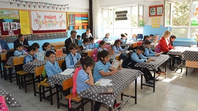 Bir Bürokratla Kitap Okuyorum