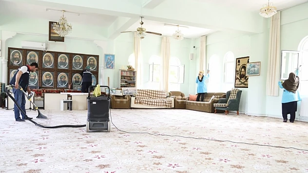 Battalgazi Belediyesi'nden Cami Ve Türbelerde Bayram Temizliği