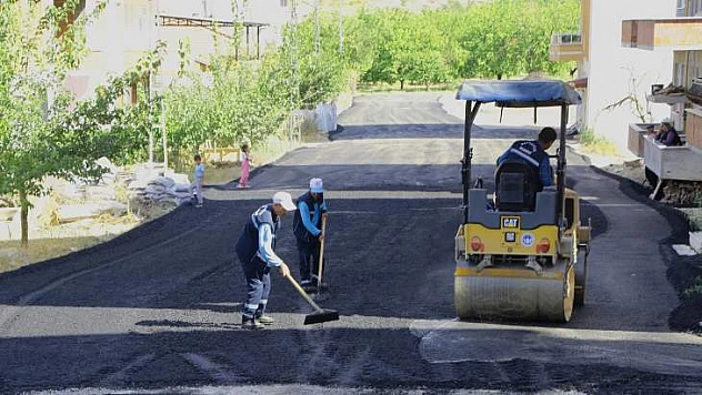 Battalgazi Belediyesi, Asfalt Çalışmalarını Aralıksız Sürdürüyor