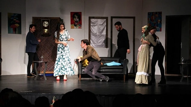 Tiyatroya Yoğun İlgi