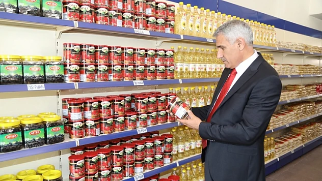 Başkan Güder, Hayır Çarşısında İncelemelerde Bulundu